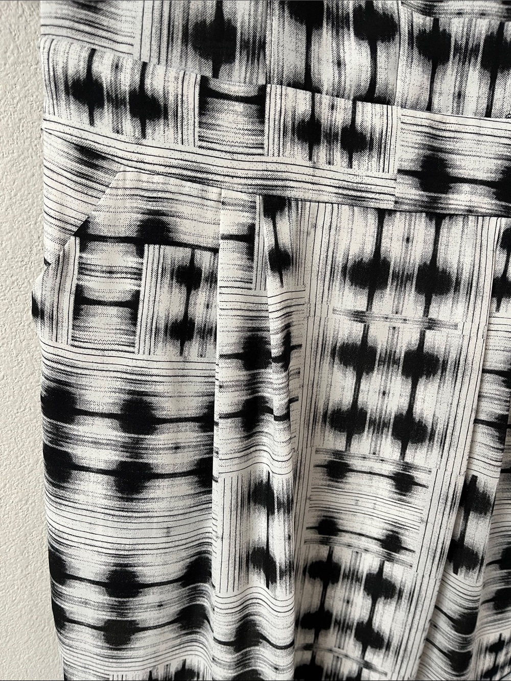 BCBGMaxAzria Black and White Knee Length Dress Size S - Picture 3 of 12